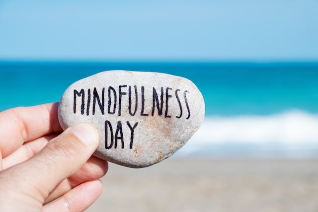 CBT and Mindfulness: What it is and how to practice it?